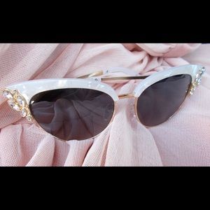 Vintage Pearl Cat-eye Sunglasses. New.